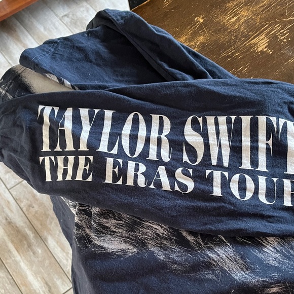 Taylor Swift Blue and White Long Sleeve Tour Tee - Picture 4 of 5
